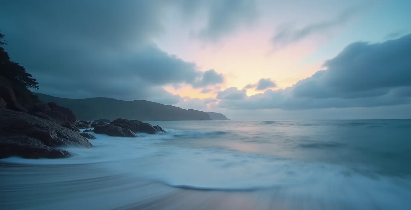 Photographie artistique de la mer à Crozon montrant une utilisation créative de la pose longue